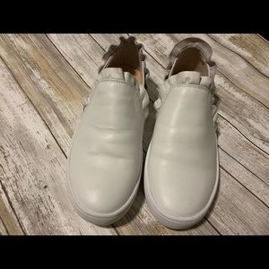 Kate Spade white ruffled slide one sneaker size 6